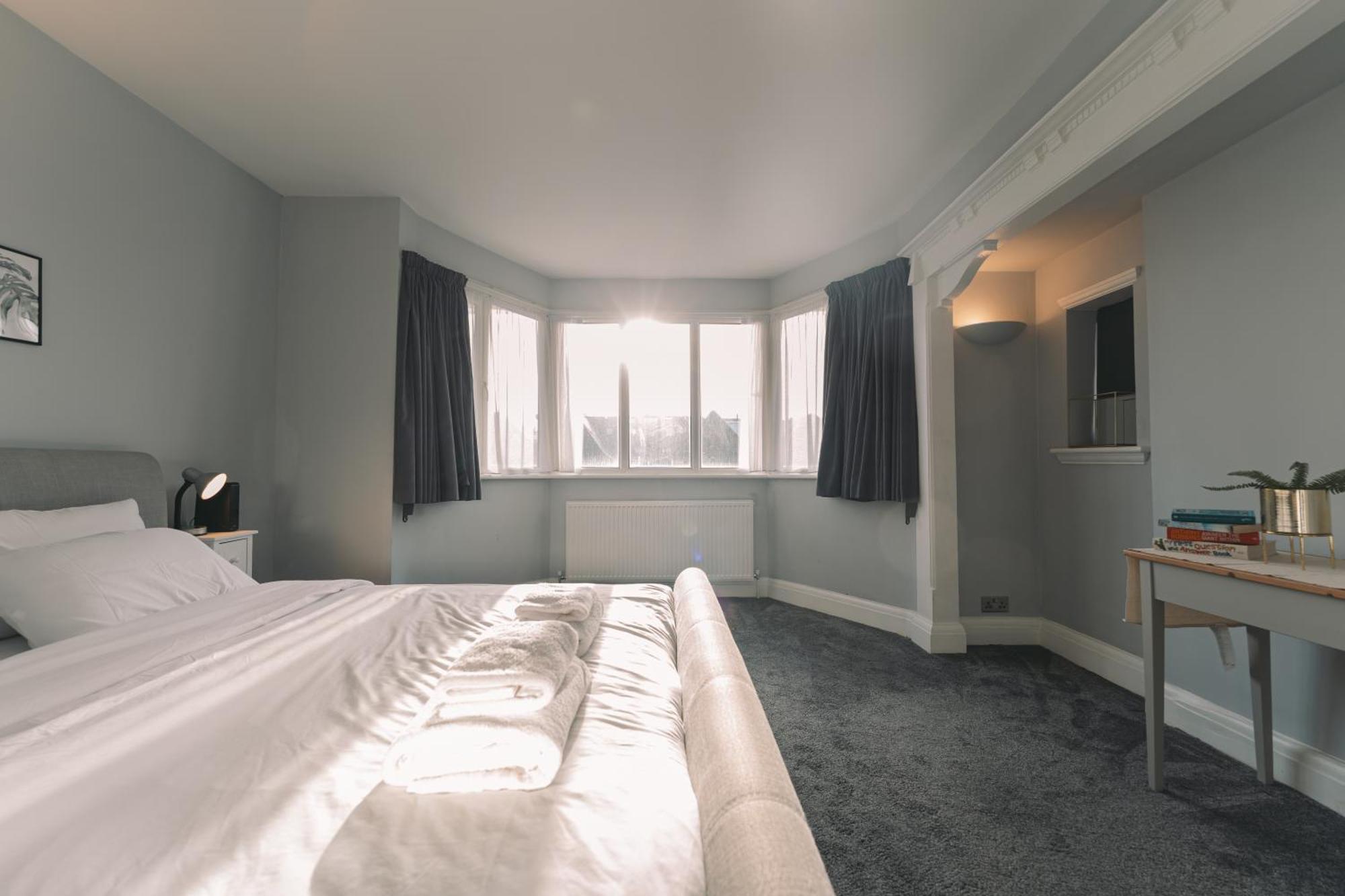 Modern Flat By The Underground. Apartment ลอนดอน ภายนอก รูปภาพ