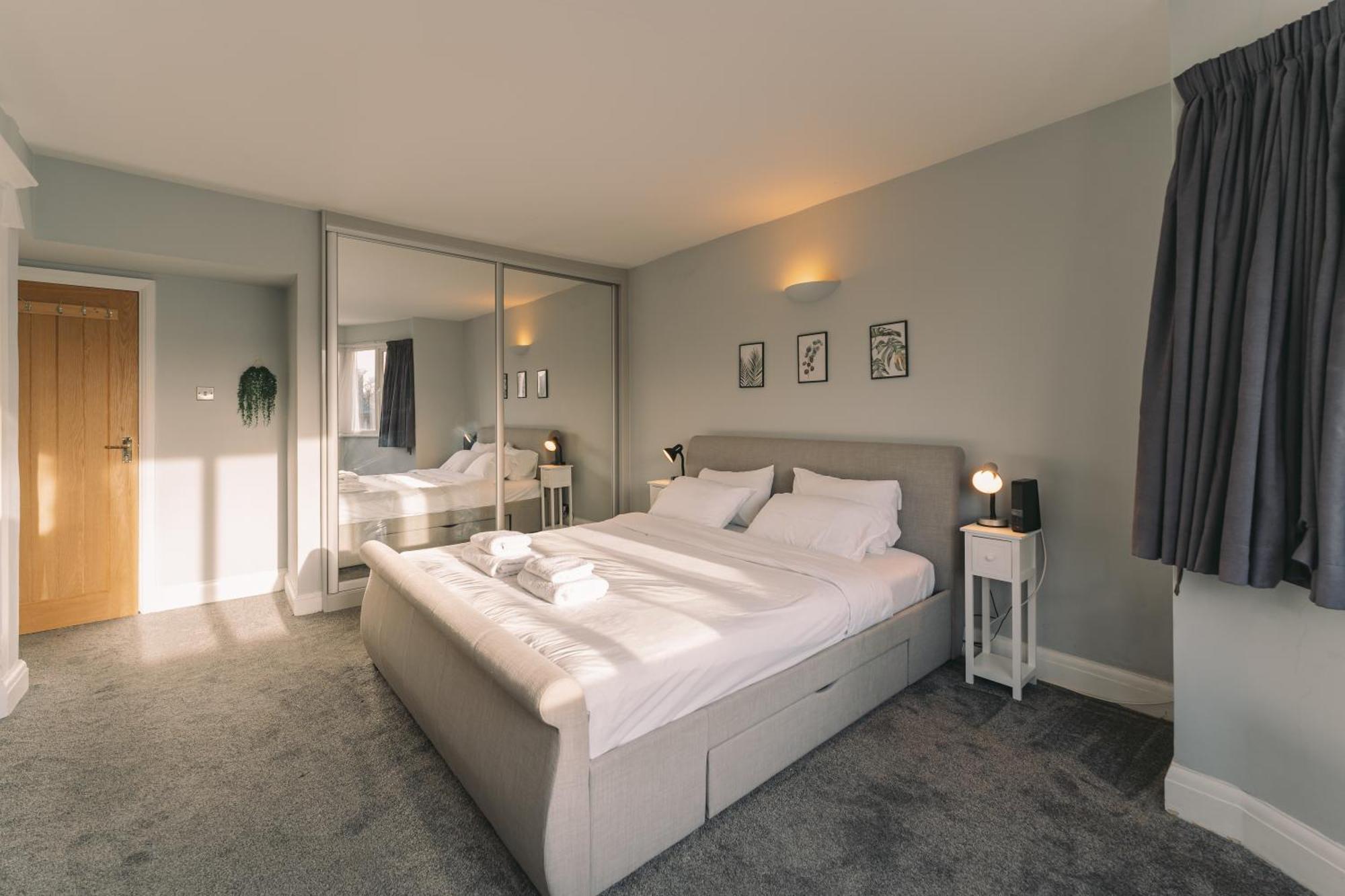 Modern Flat By The Underground. Apartment ลอนดอน ภายนอก รูปภาพ
