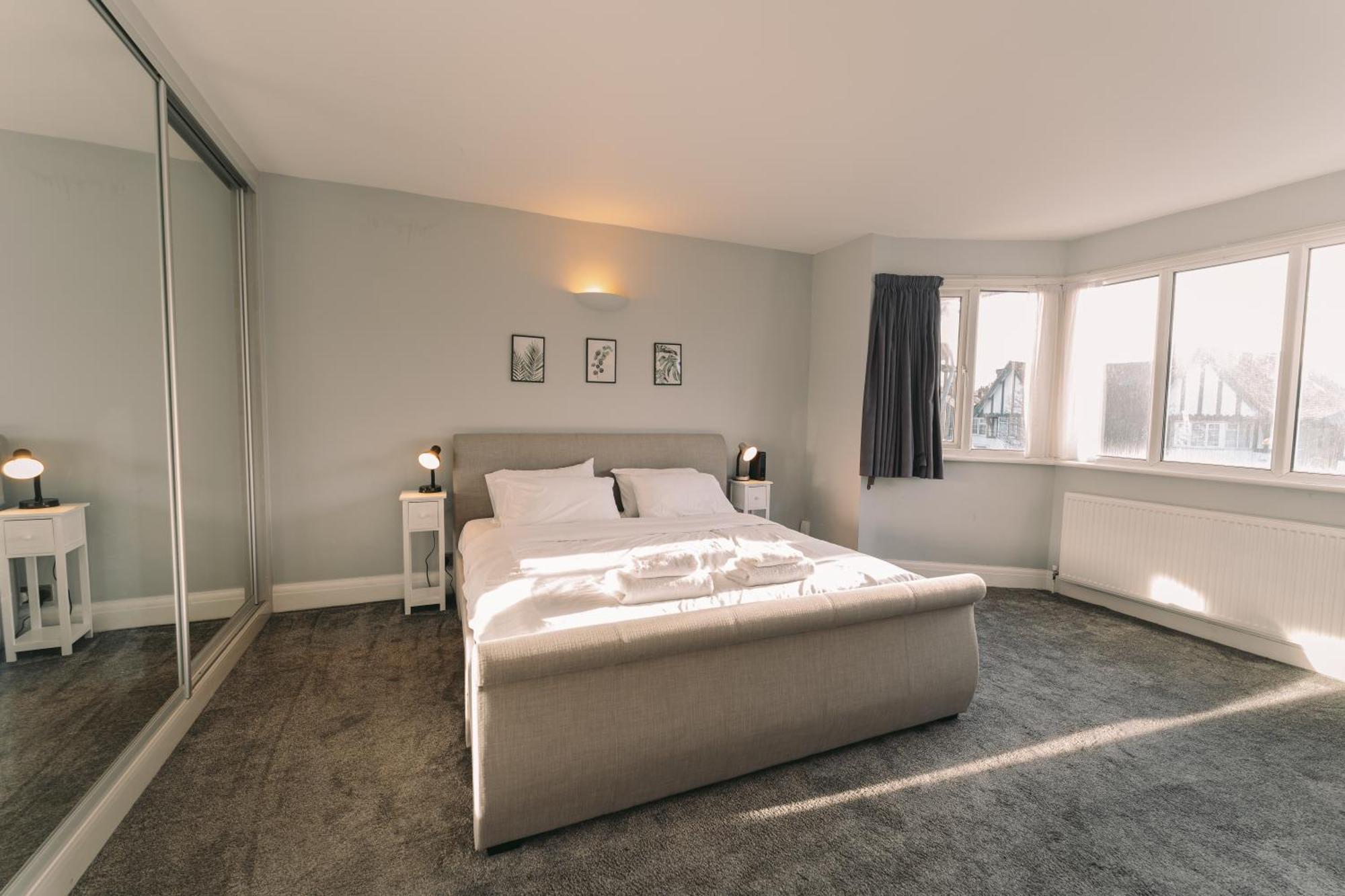 Modern Flat By The Underground. Apartment ลอนดอน ภายนอก รูปภาพ